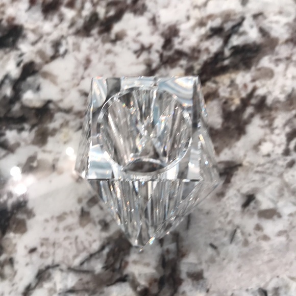 New Small outstanding crystal vase - Picture 3 of 4